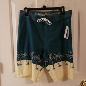 Old Navy Built-in Flex Board Shorts Men NWT